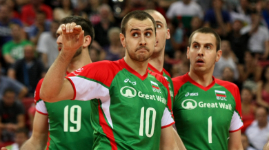 При какъв резултат България отпада от Световната лига?
