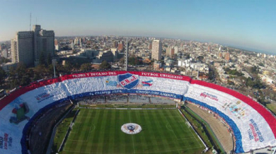 Най-голямото футболно знаме в света - 600 метра