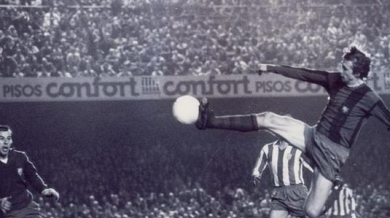 На този ден преди 40 години Кройф подписва с Барселона - СНИМКА
