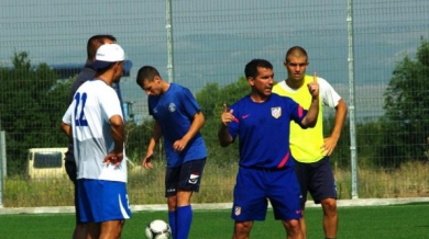 Треньор от Атлетико (Мадрид) в Черноморец (СНИМКИ)