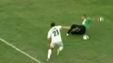 Уникална футболна глупост в Алжир (ВИДЕО)
