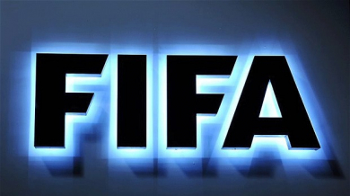 ФИФА наказа Украйна и Перу с домакинства пред празни трибуни