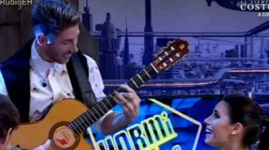 Серхио Рамос свири и пее на гаджето в ефир (ВИДЕО)