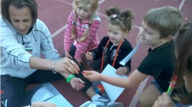 Моника Гачевска учи малчугани на атлетика