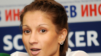 Симона Пейчева сред явилите се на контролното за националния отбор