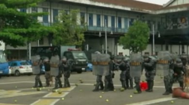 Бразилската полиция тренира за бой с фенове (ВИДЕО)