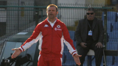 Стойчо Младенов преследва първа победа в Ловеч