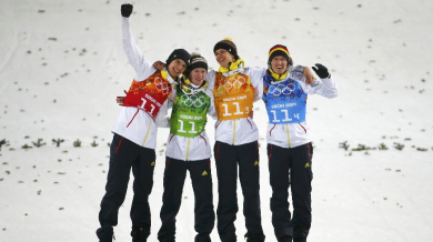 Отборът на Германия с титла на ски-скок