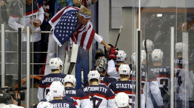 САЩ разби чехите, спори с канадците за финала