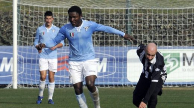 Обявеният за 17-годишен камерунец с два гола за Лацио