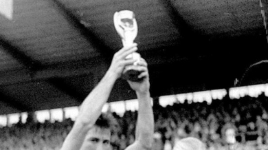 Почина първият бразилец, вдигнал световната купа