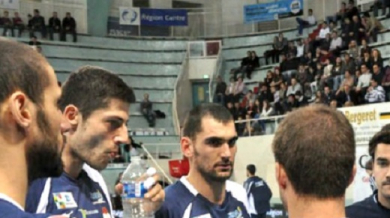 Йорданов и Ненчев бият в БГ дербито във Франция