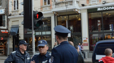 Тити Папазов на митинга срещу Батков