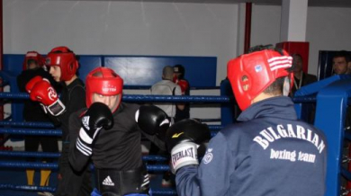 Асенов започна срещу руснак на световното по бокс