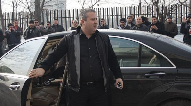 Коко Динев се появи и нападна жестоко феновете на Локомотив (Пловдив)