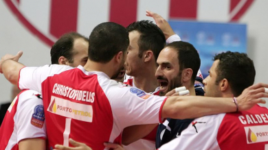 Боян Йорданов и Олимпиакос на победа от титлата