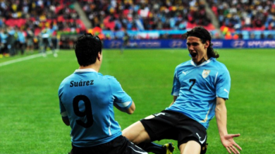 Кавани и Суарсе повеждат Уругвай към Бразилия