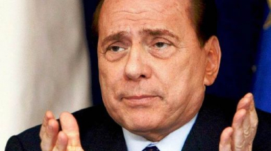 Берлускони още не е решил за Зеедорф