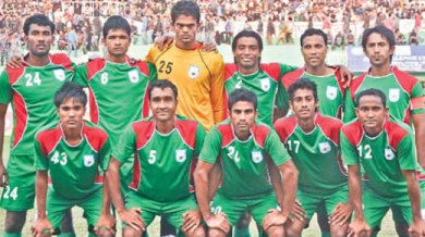 Къде играят децата в Бангладеш футбол? (СНИМКИ)