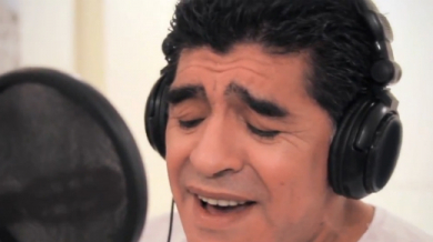 Нов хит! И Марадона с песен за Световното (ВИДЕО)