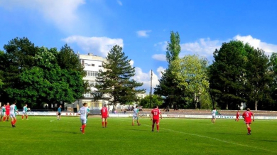 Спонсори от Франция погубиха футбола в родния град на Лили Иванова