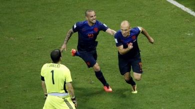 Испания - Холандия 1:5, срещата по минути