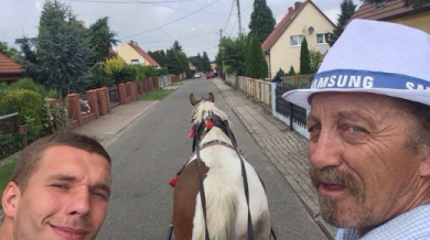 Подолски на село с каруца след Световното