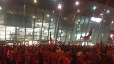 Над 5000 посрещнаха албанските &quot;герои&quot; в Тирана