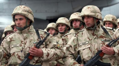 Наши войници с купа в Афганистан