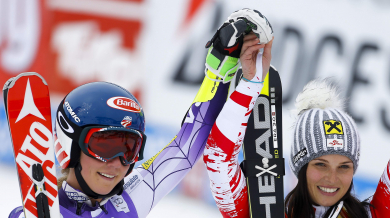 Поделена победа в първия старт за сезона в женските ски