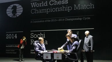Карлсен поведе в битката за шахматната титла