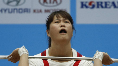 Китайка със световна титла в щангите до 63 кг