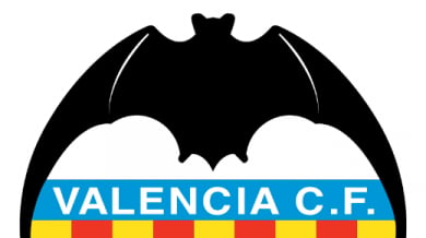 Валенсия и Батман в спор за лого