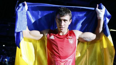 Украинец защити световната си титла по бокс