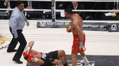 Победният удар на Кличко срещу Кобрата - Нокаут на годината