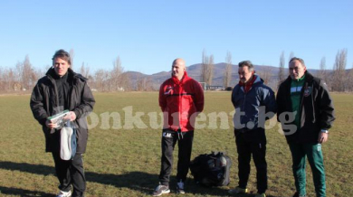 Зафиров изведе 30 играчи на първата тренировка във Враца