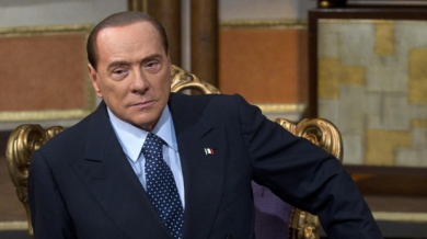 Берлускони остава в Милан, щерка му търси пари от Япония