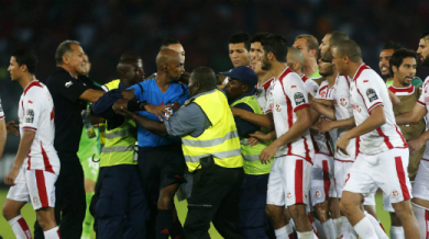 Разследват играчи на Тунис за нападение на рефер (ВИДЕО)