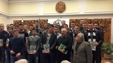 Дадоха четиво на футболистите на Славия
