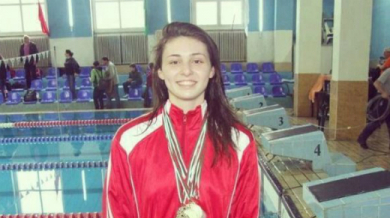 Габриела Георгиева със злато на 100 метра в малък басейн