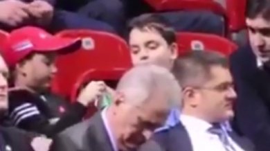 Заспа ли сръбският президент на мач на Джокович? (ВИДЕО) 
