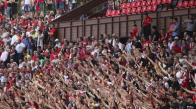 Футболните фенове на ЦСКА помагат на волейболния тим