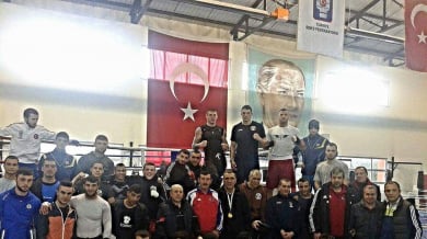 Боксовите национали заминаха на лагер в Турция