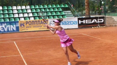 Вивиан Златанова отпадна на 1/4-финал на двойки в Гърция