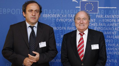 ФИФА и УЕФА заплашиха Гърция