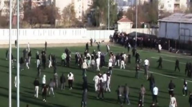 Хулигани пребиха 14-годишни футболисти на Брестник
