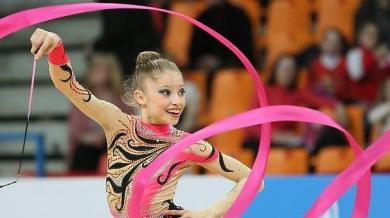 България с три гимнастички на турнира в Корбей Есон