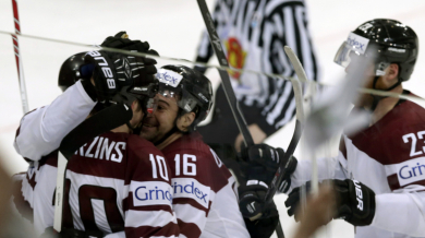 Първа победа за Латвия на Световното по хокей на лед 