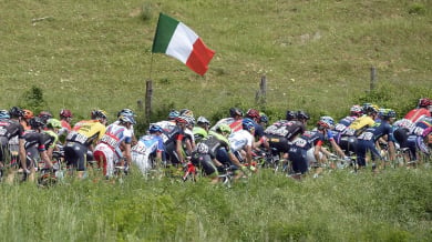 Колоездач от Джирото подаде жалба срещу фен
