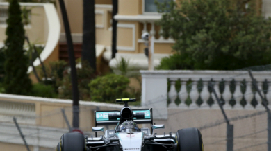 Хамилтън пак най-бърз в Монако